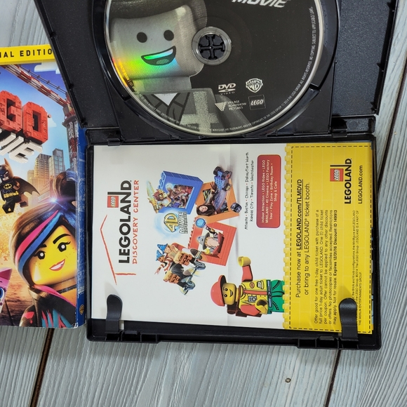 The Lego Movie - Special Edition - 2 DVD Set - Picture 12 of 15